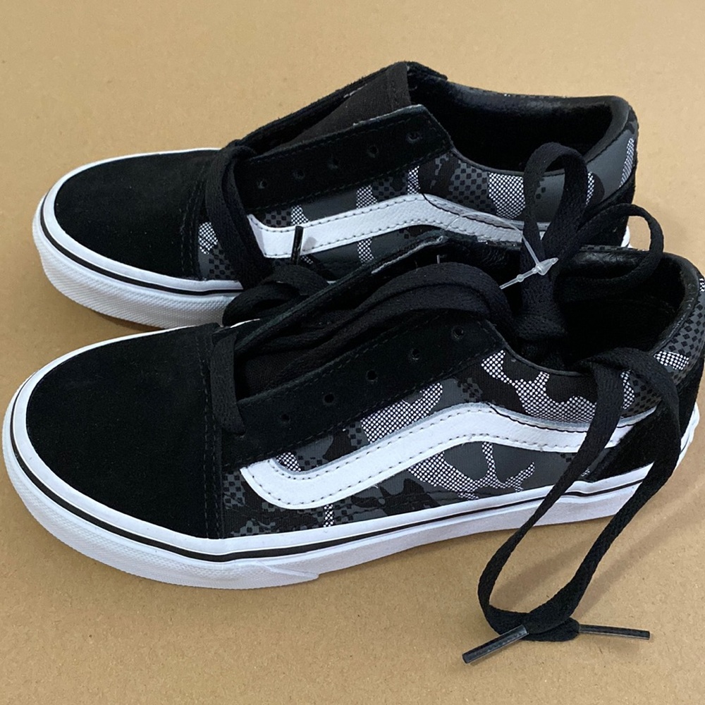 Size 1 Old Skool camo Vans.
